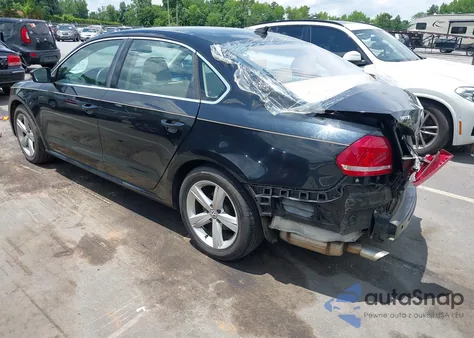 2013 Volkswagen Passat 2.5L Se из США, поврежденный, VIN 1VWBP7A34DC114543